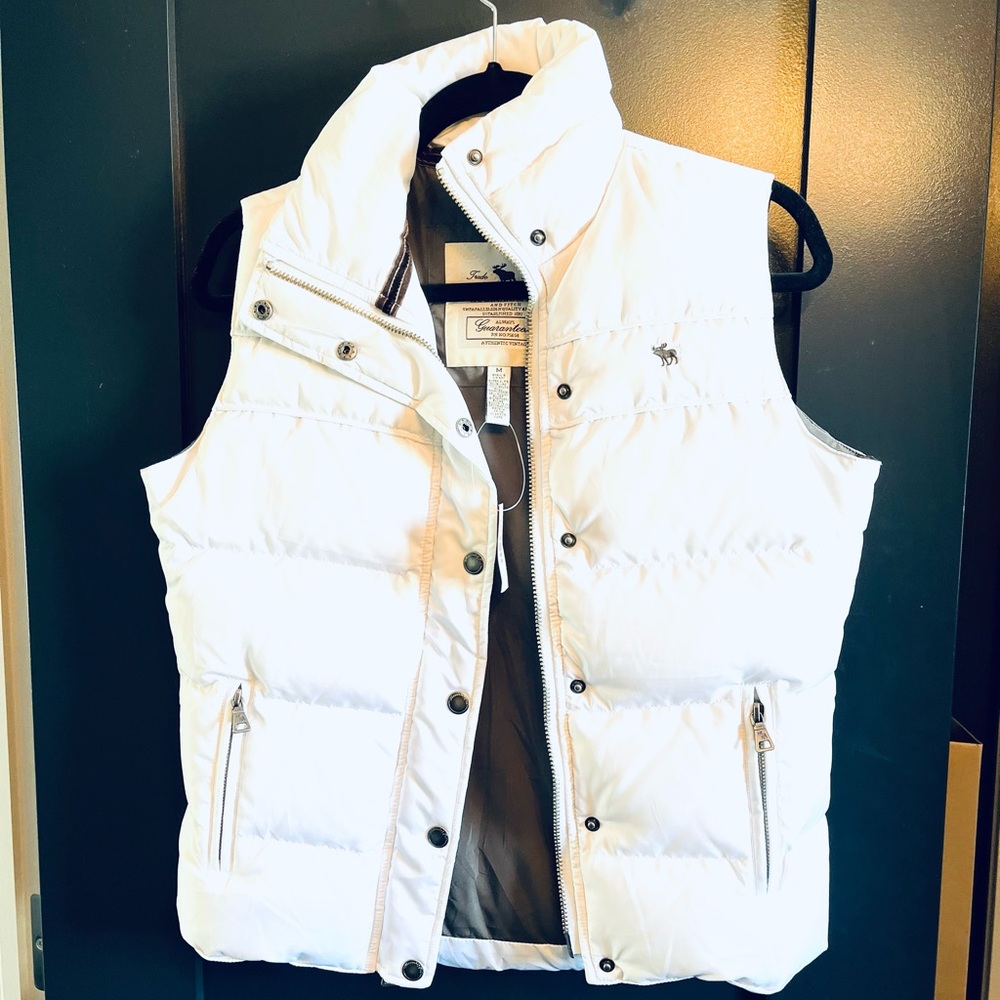 New with tags Abercrombie & Fitch gold label down padded vest size extra small